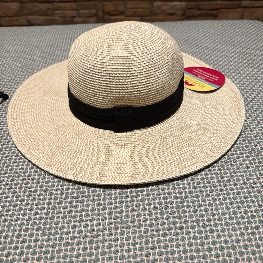 Solar Escape Chic Cream and Black Wide-Brimmed Sun Hat - Picture 2 of 8